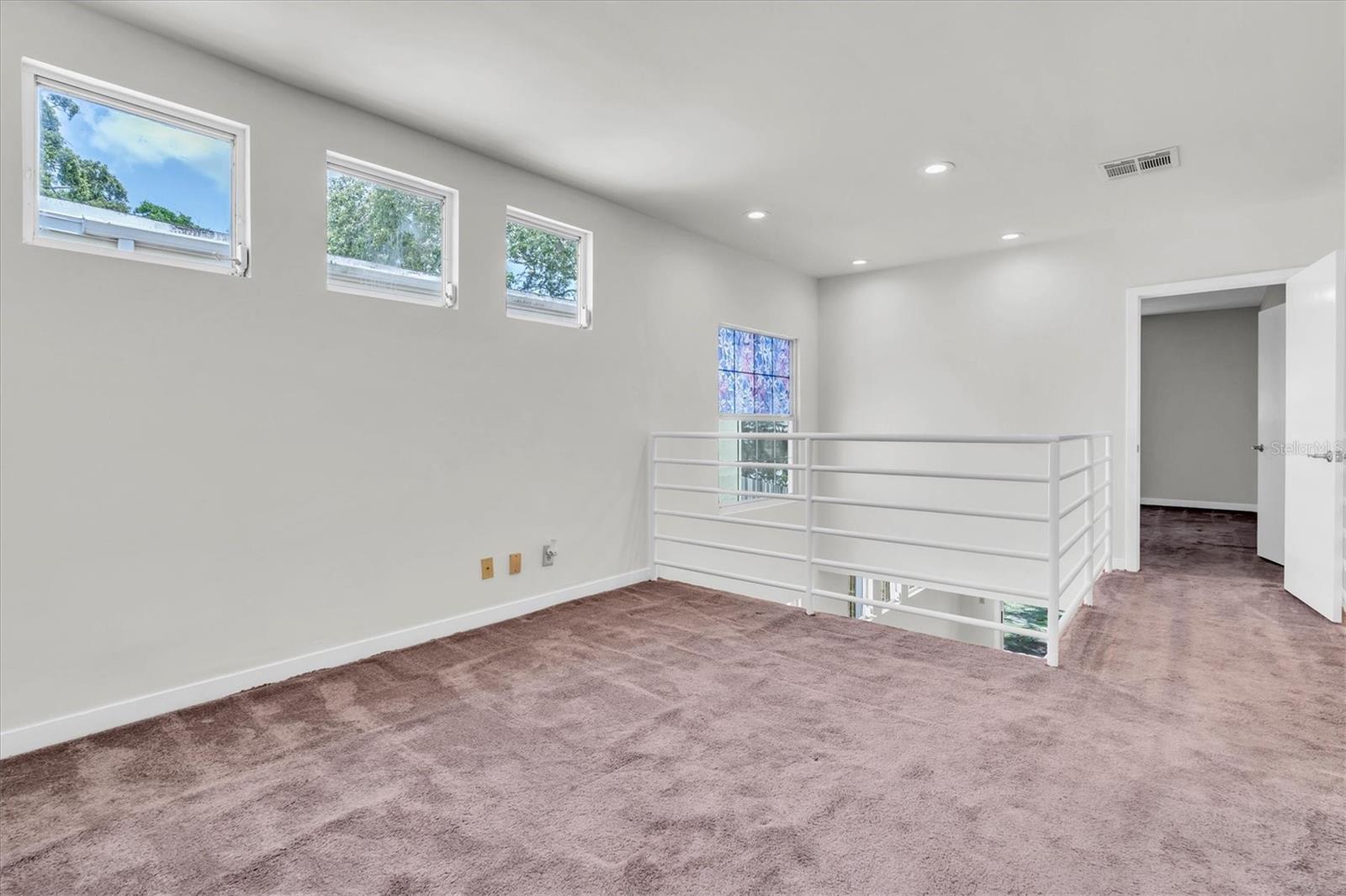 Listing photo id 11 for 3412 San Juan Street A