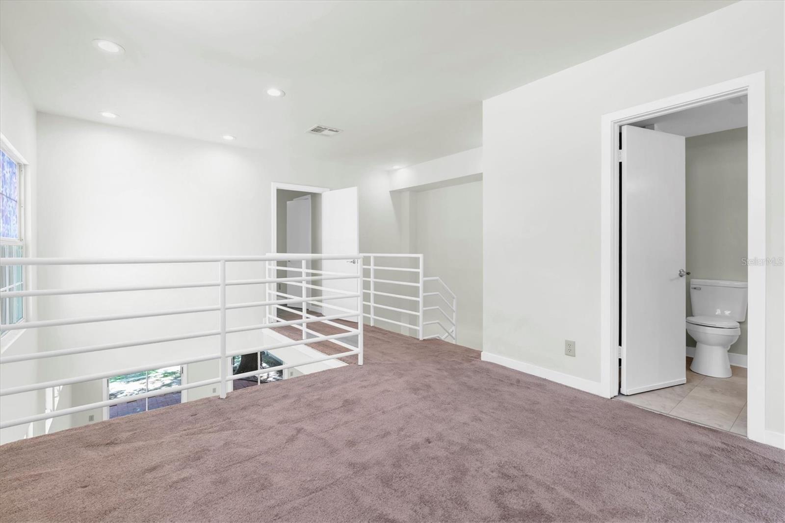 Listing photo id 12 for 3412 San Juan Street A