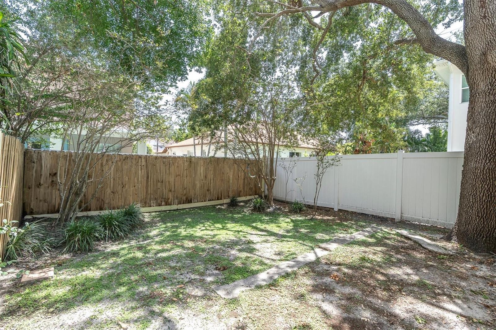 Listing photo id 17 for 3412 San Juan Street A