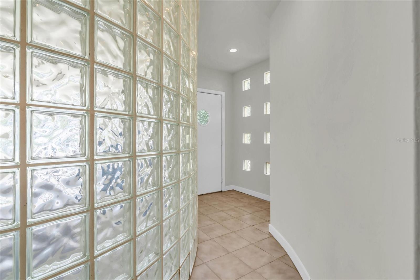 Listing photo id 2 for 3412 San Juan Street A