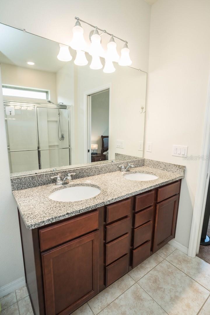 Image 44 of 56 For 5003 Wabash Place