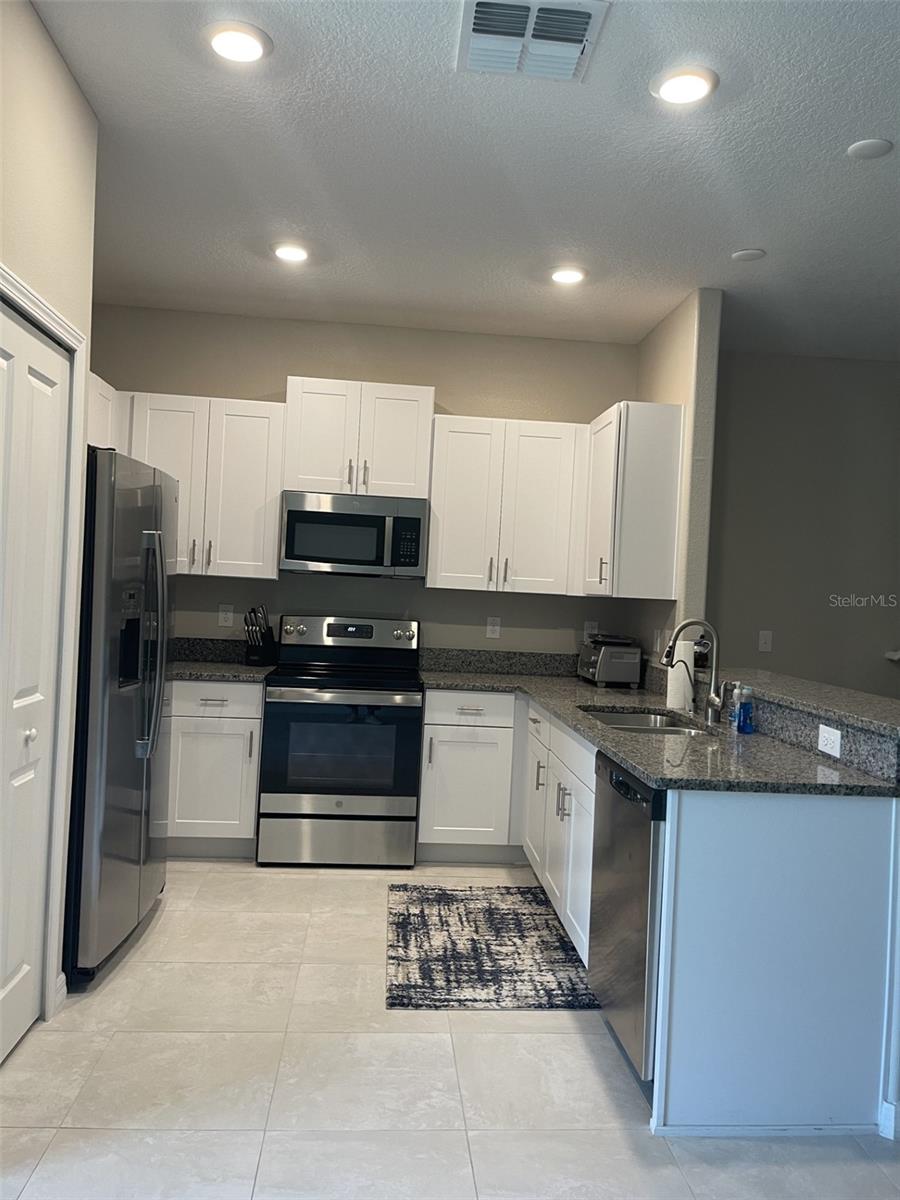 Image 6 of 27 For 11901 Castine Street