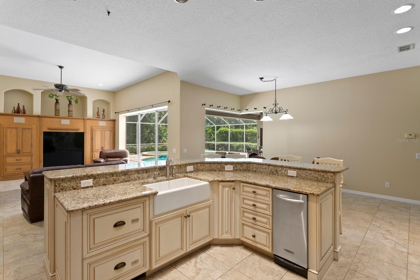 Image 22 of 76 For 17818 Arbor Greene Drive