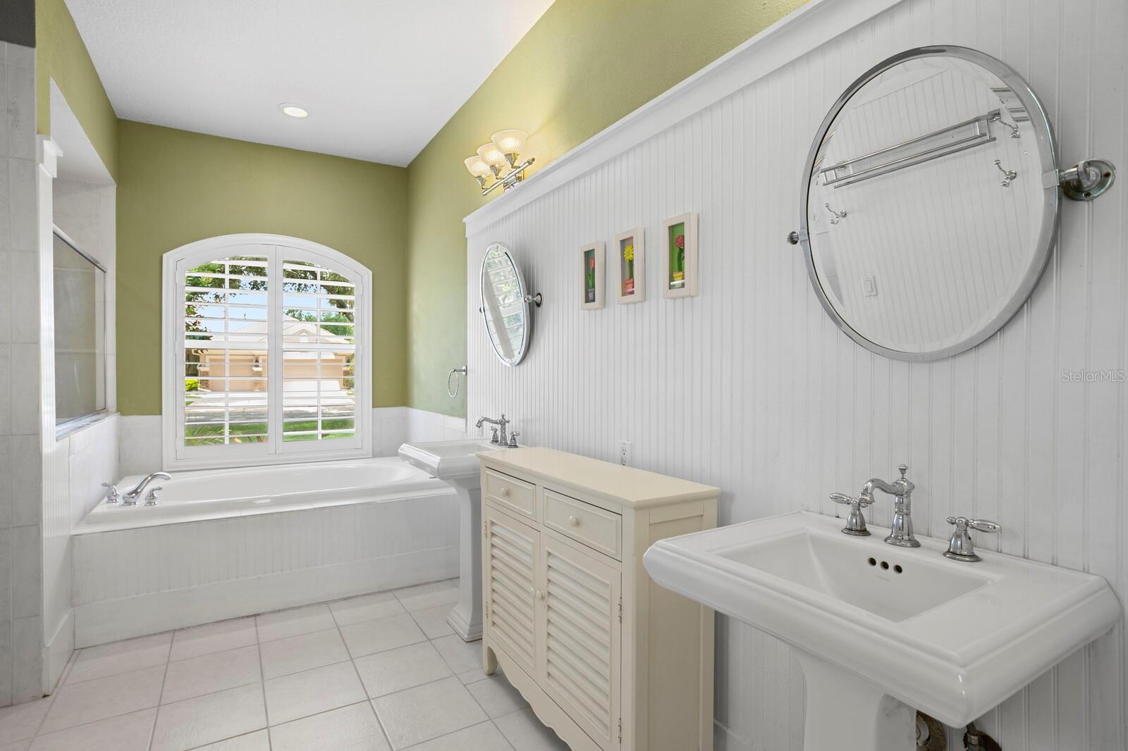 Image 36 of 76 For 17818 Arbor Greene Drive