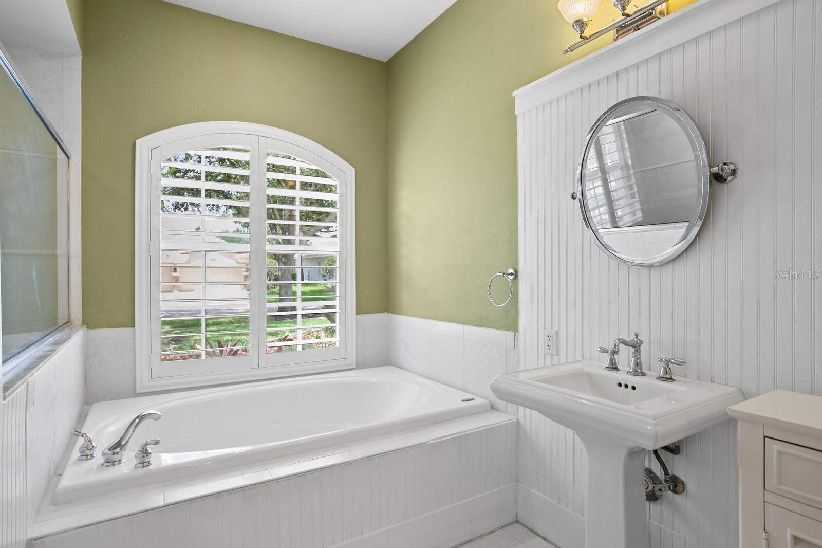Image 37 of 76 For 17818 Arbor Greene Drive