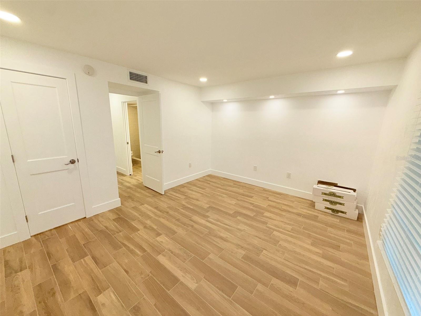 Image 37 of 66 For 3715 42nd Way S 61b