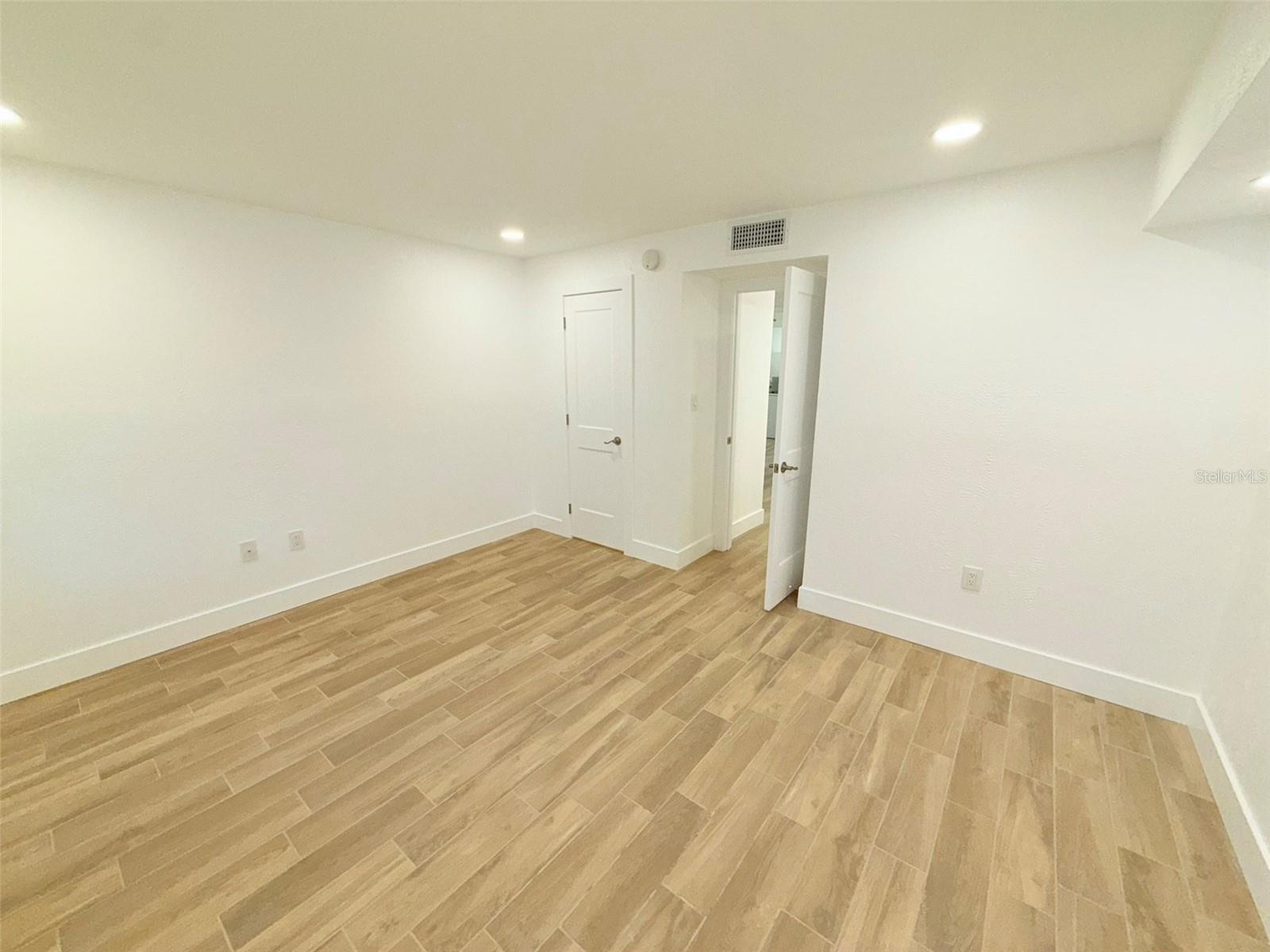 Image 38 of 66 For 3715 42nd Way S 61b