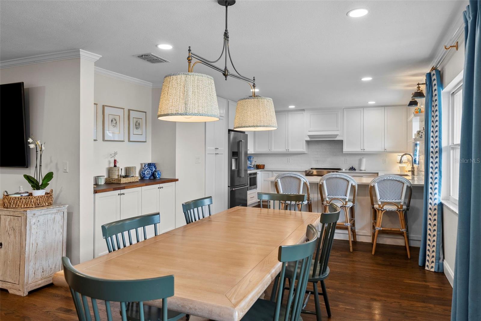 Image 4 of 48 For 4002 Watrous Avenue