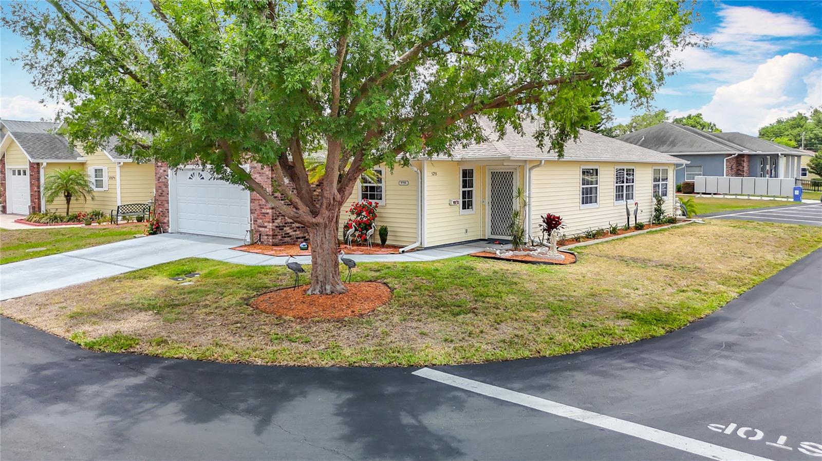 Image 4 of 72 For 5755 Yorkshire Drive