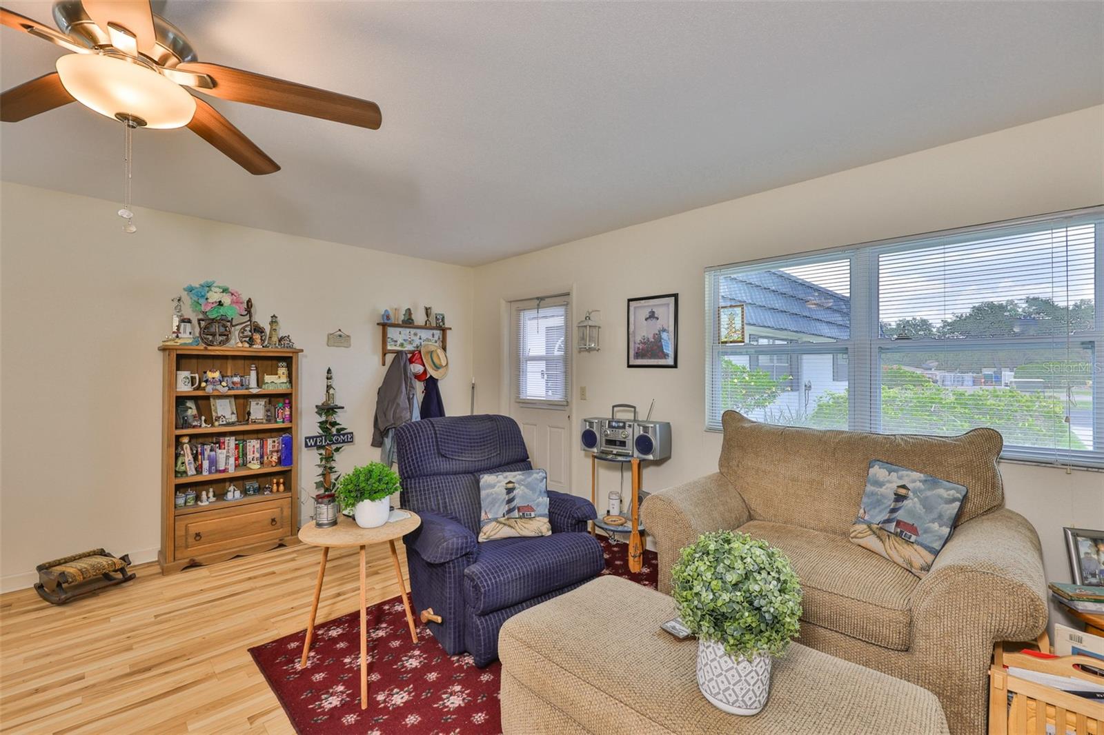 Image 10 of 55 For 301 Kings Boulevard 130