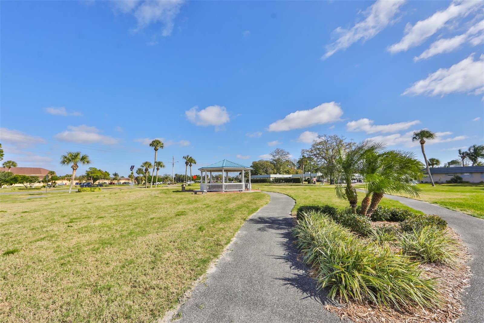 Image 44 of 55 For 301 Kings Boulevard 130