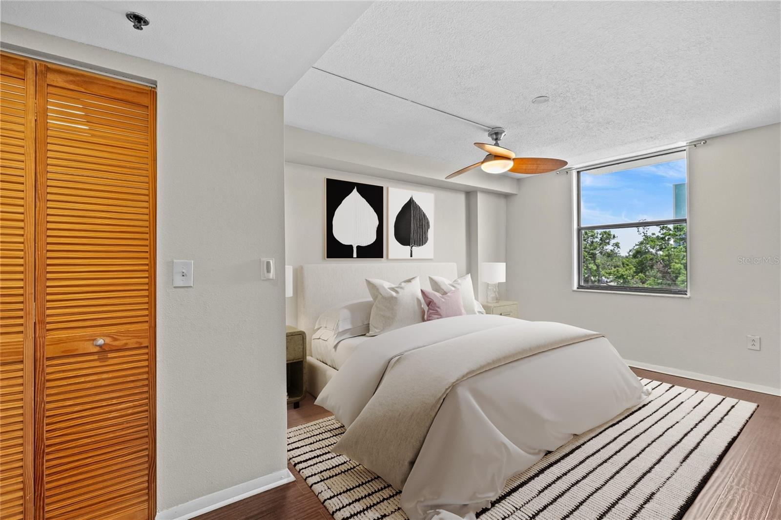 Image 12 of 27 For 701 Madison Avenue 505