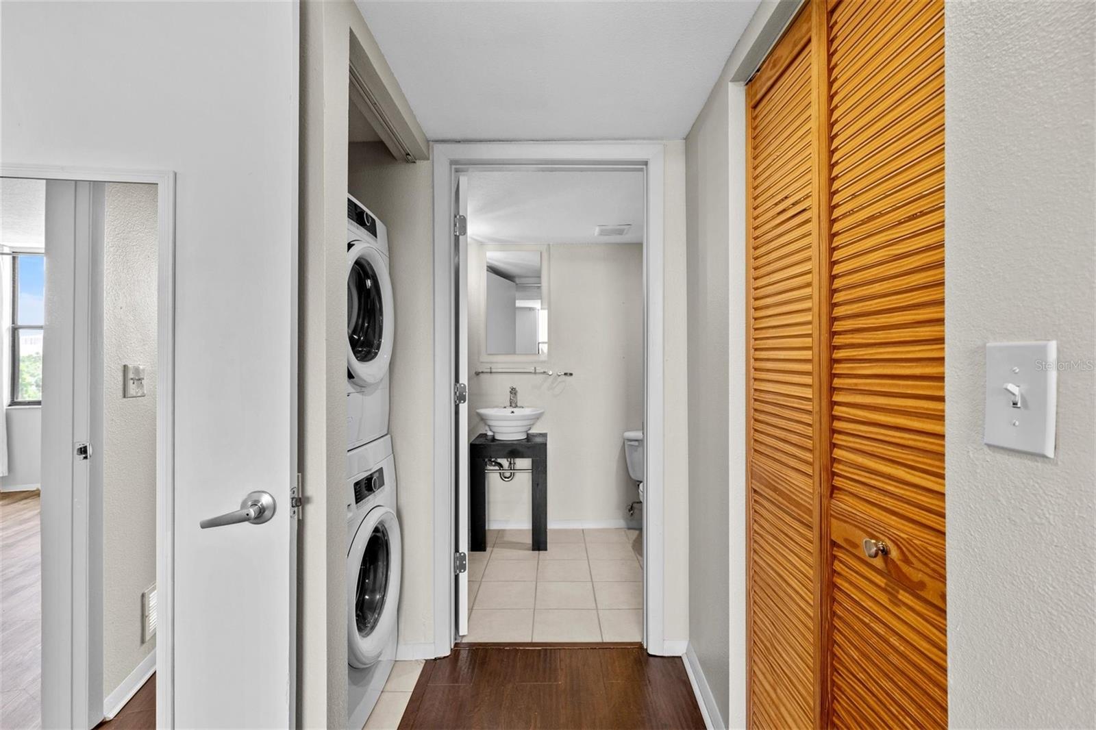 Image 14 of 27 For 701 Madison Avenue 505