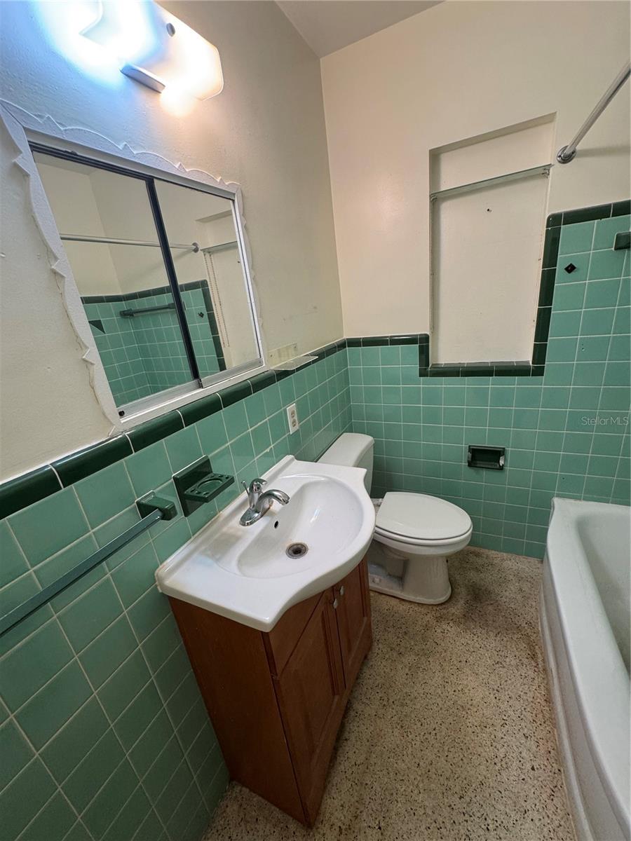 Image 10 of 27 For 467 34th Avenue N