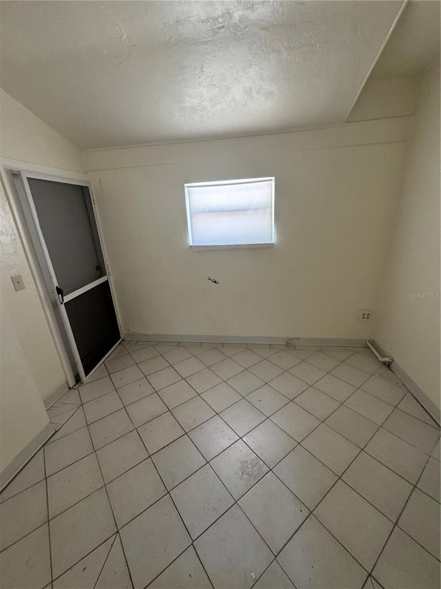 Image 16 of 27 For 467 34th Avenue N
