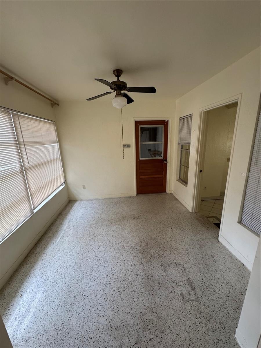 Image 18 of 27 For 467 34th Avenue N