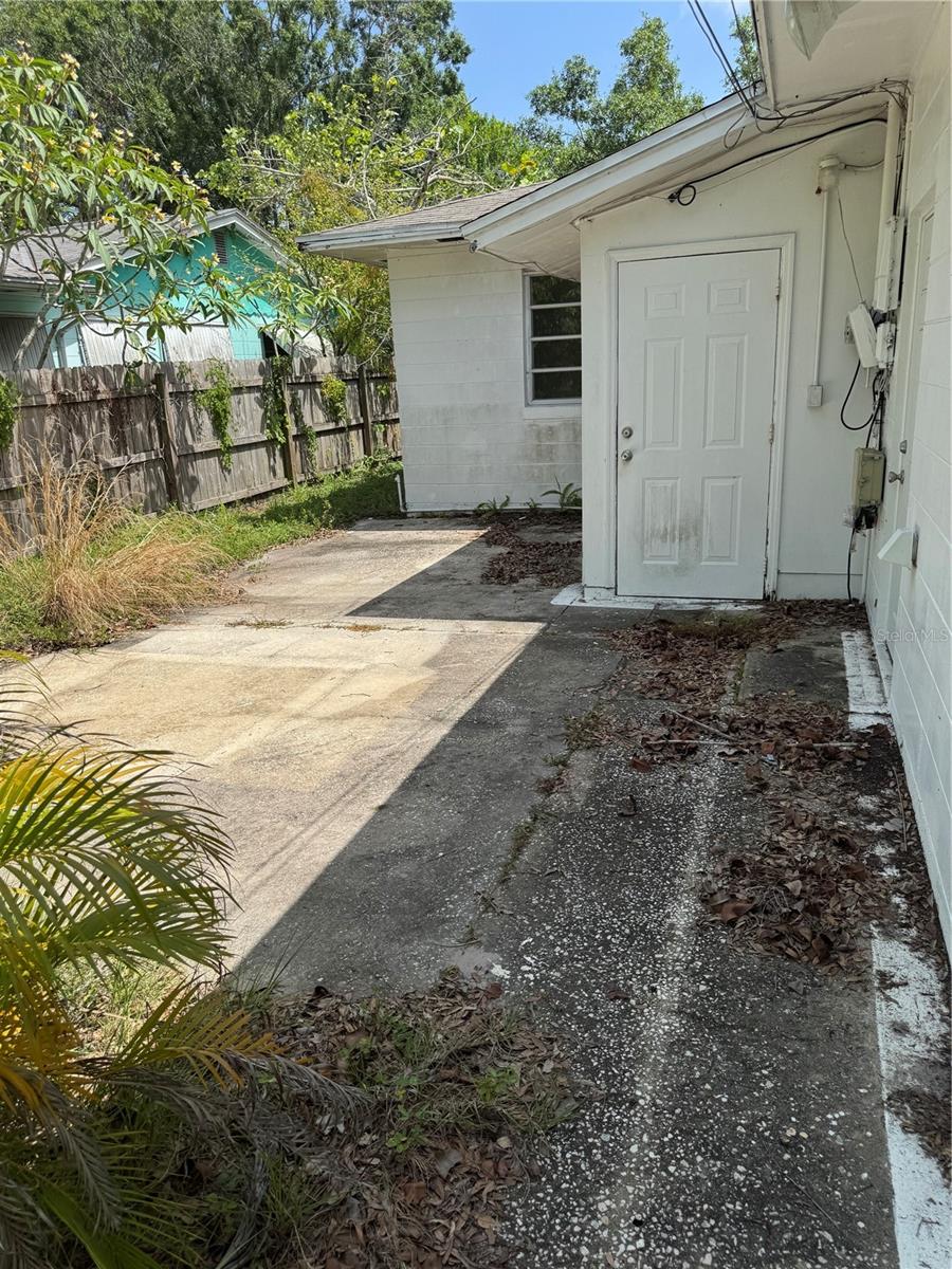 Image 21 of 27 For 467 34th Avenue N