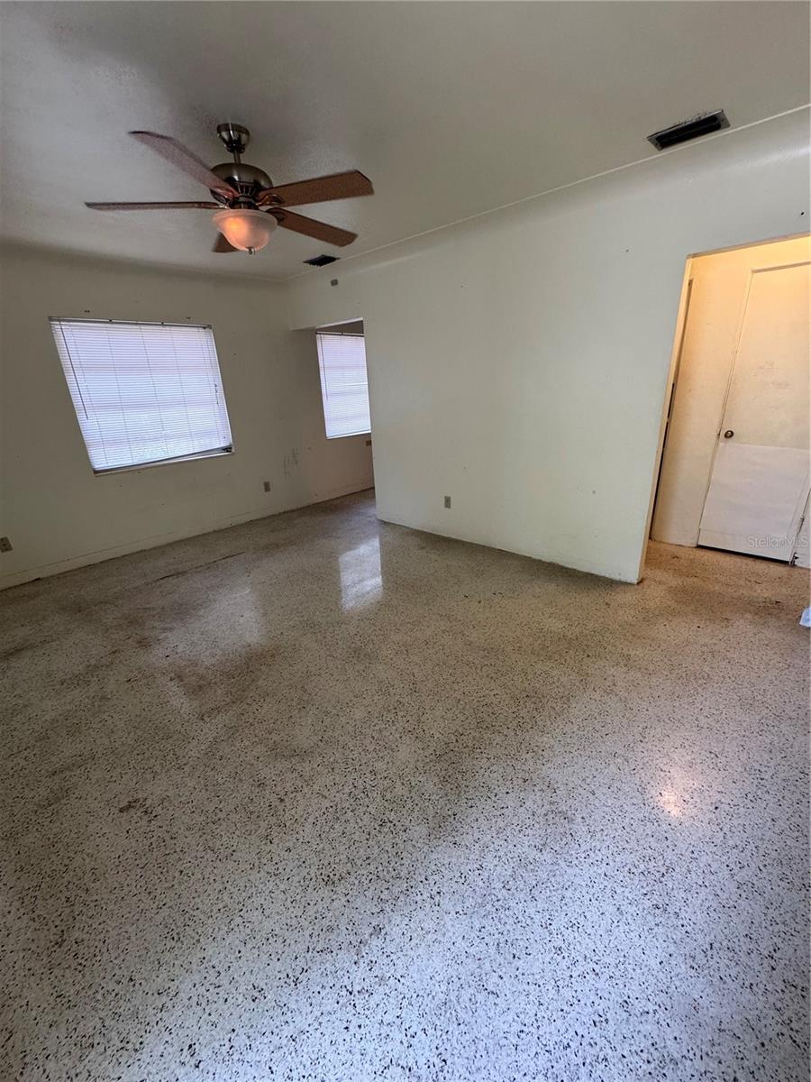 Image 4 of 27 For 467 34th Avenue N
