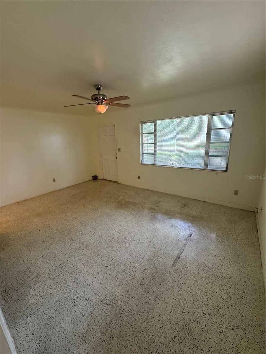 Image 6 of 27 For 467 34th Avenue N