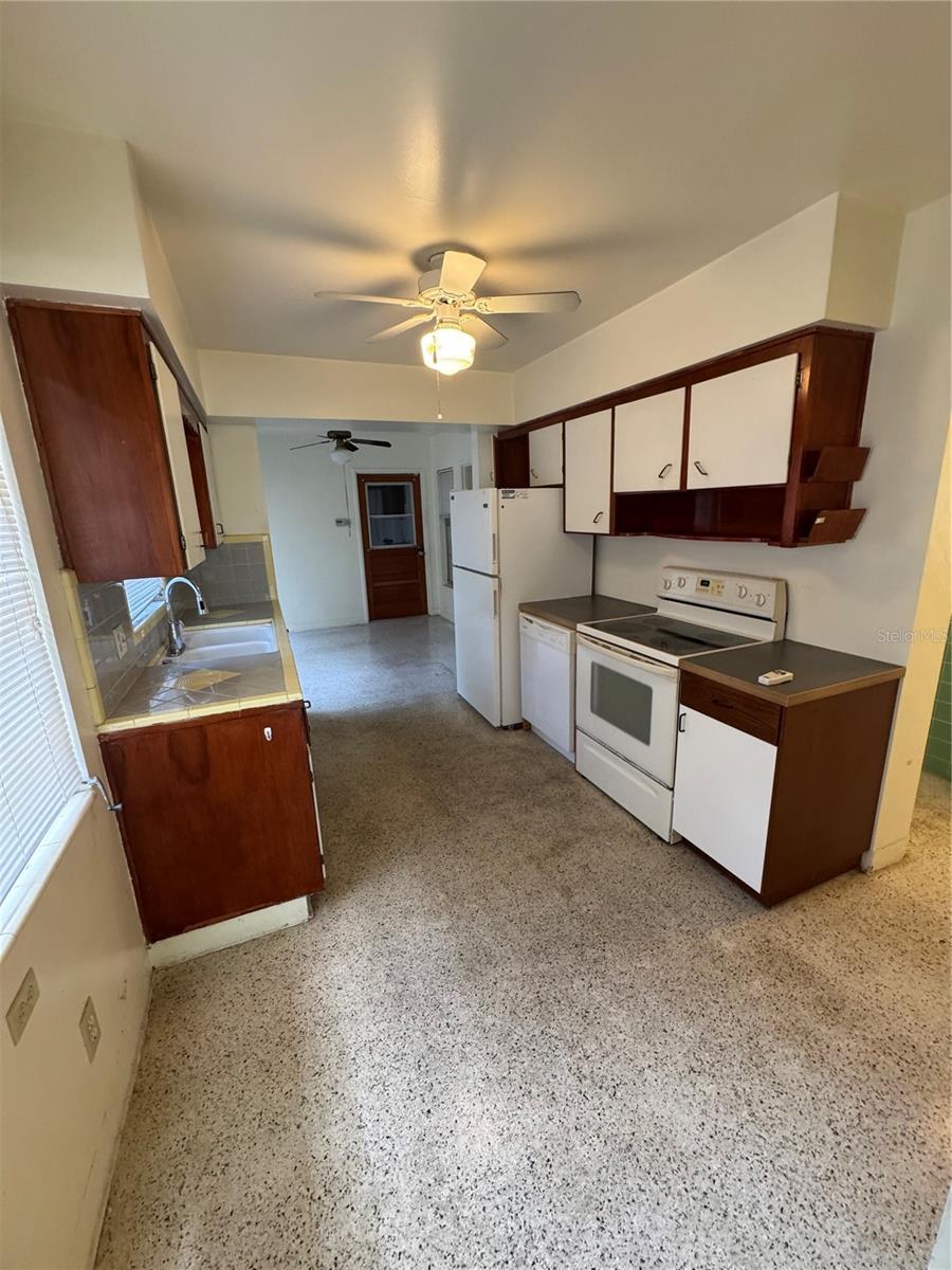 Image 7 of 27 For 467 34th Avenue N