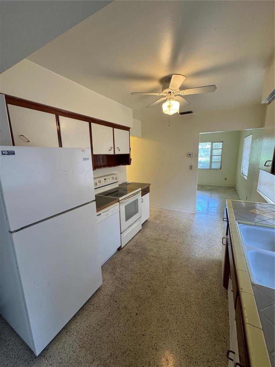 Image 9 of 27 For 467 34th Avenue N