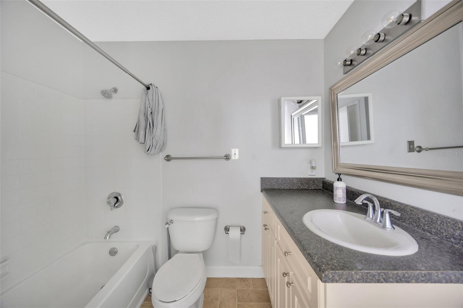Image 21 of 26 For 8647 Mallard Reserve Drive 205