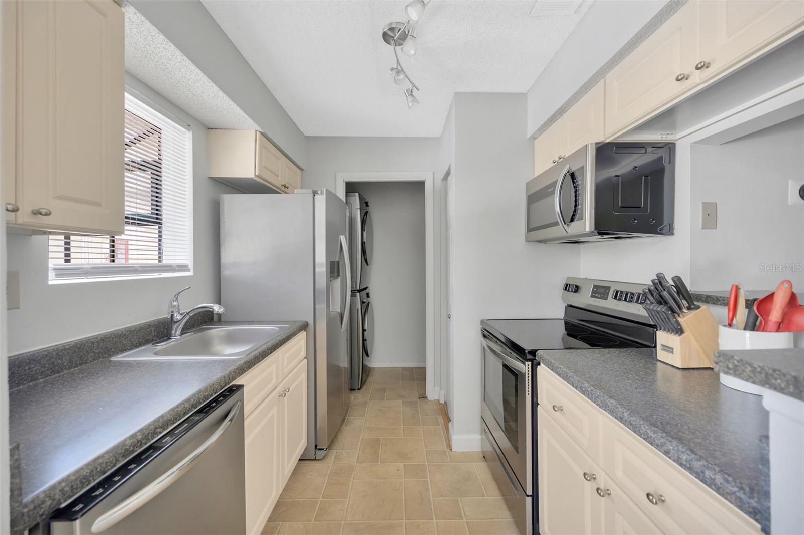 Image 7 of 26 For 8647 Mallard Reserve Drive 205
