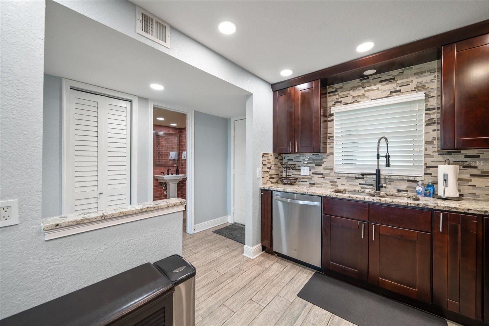 Image 17 of 53 For 1230 Gulf Boulevard 304