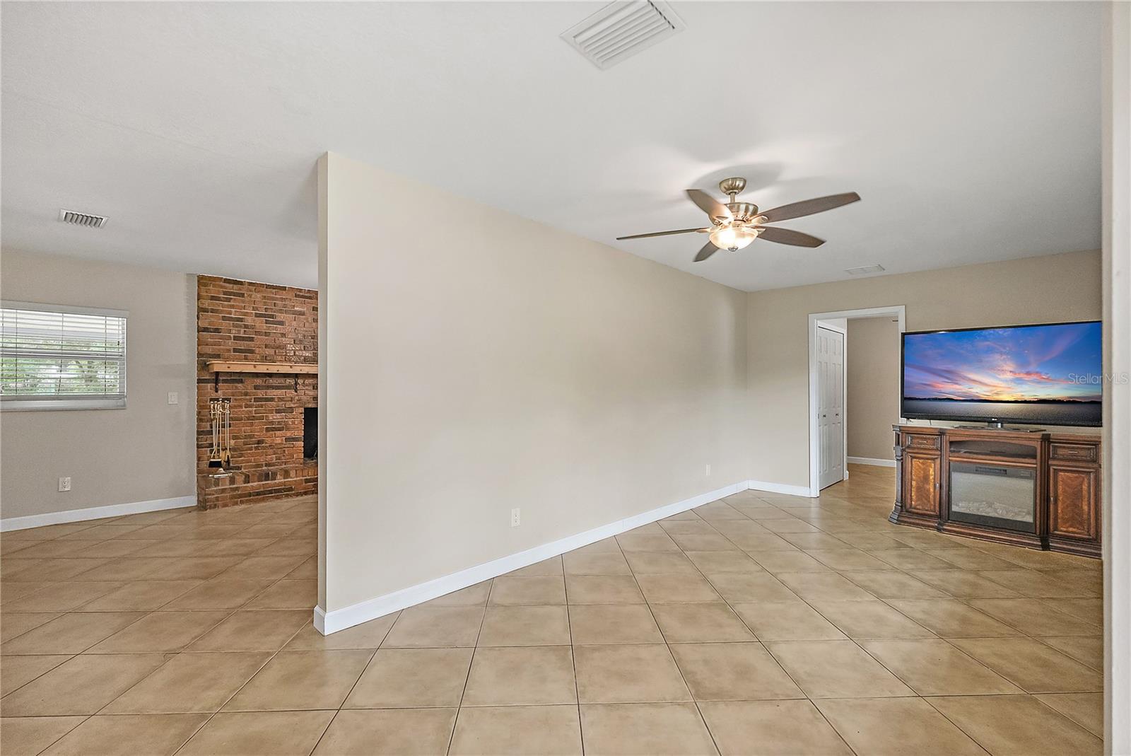 Image 11 of 31 For 11029 Clay Pit Road