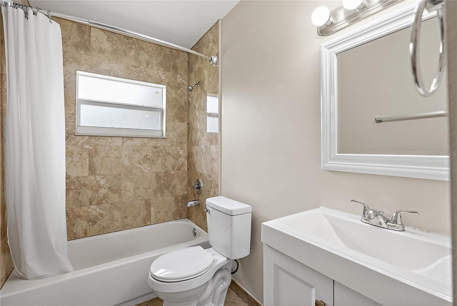 Image 18 of 31 For 11029 Clay Pit Road