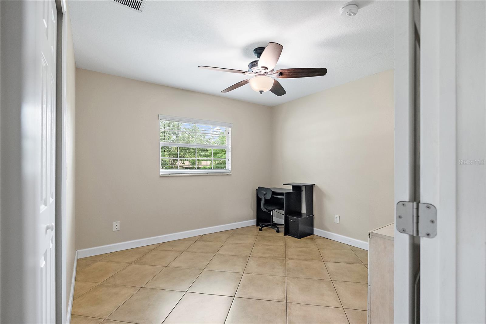 Image 19 of 31 For 11029 Clay Pit Road