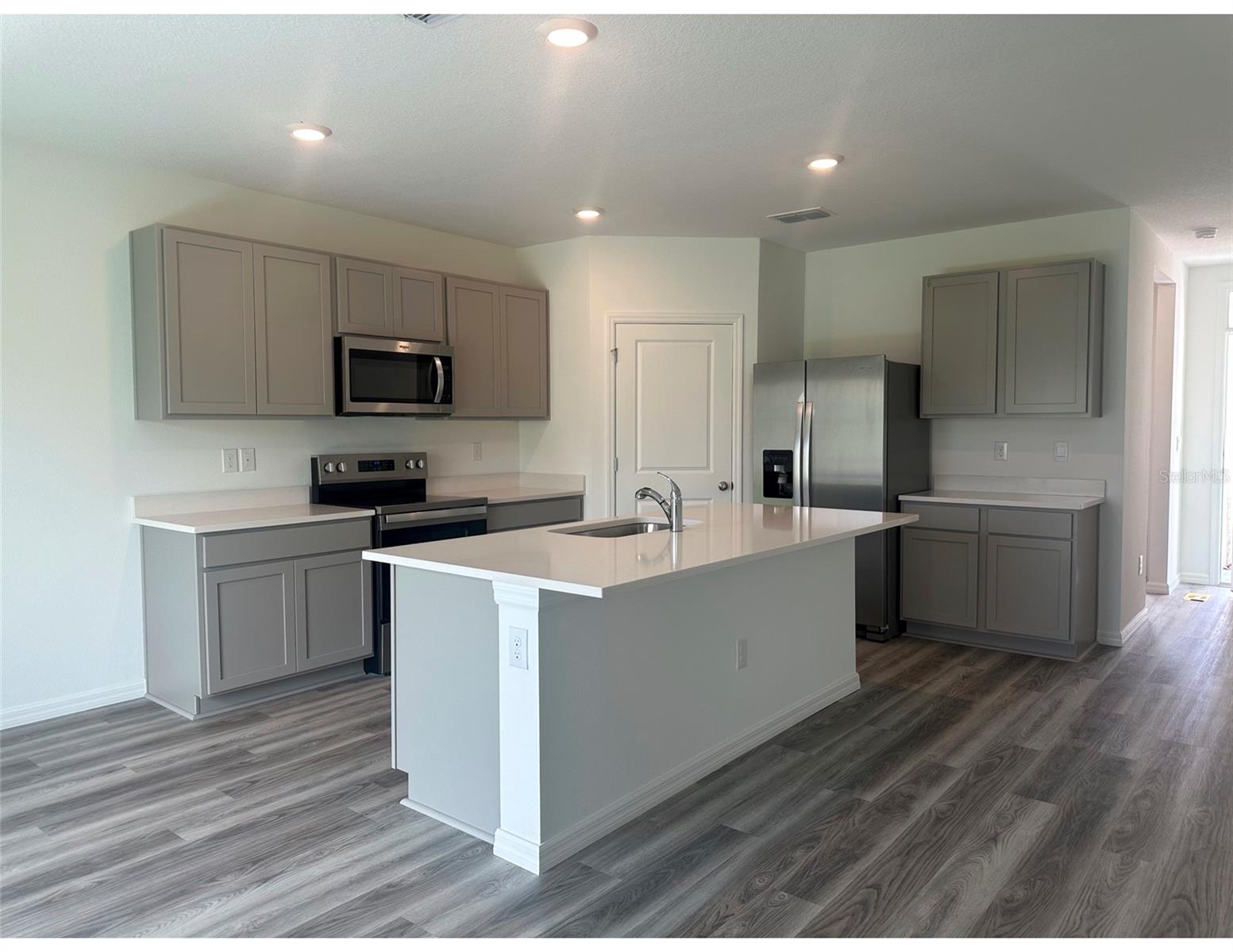 Image 3 of 27 For 10588 Farm Hill Avenue
