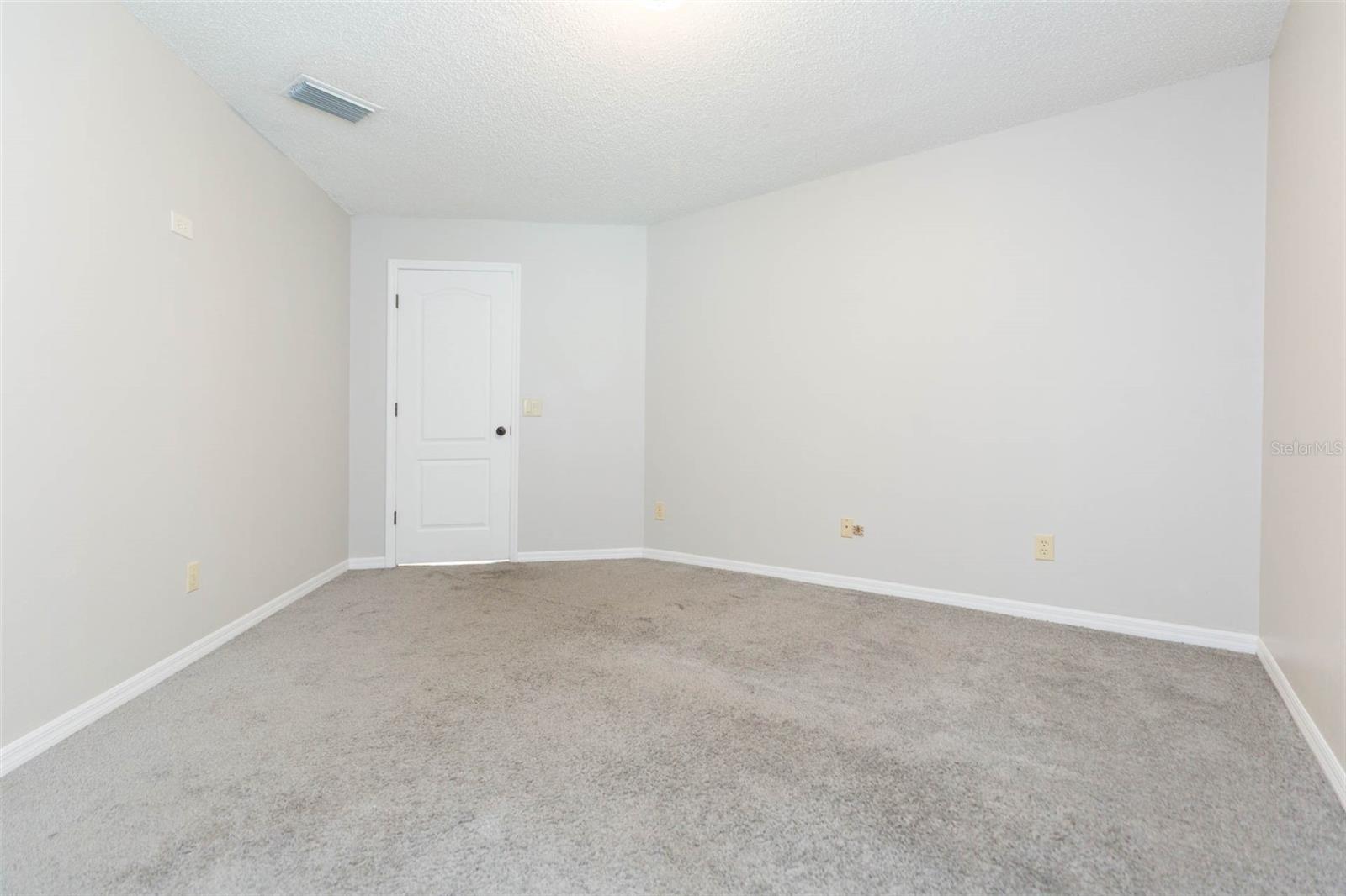 Image 38 of 50 For 16502 Windsor Park Drive