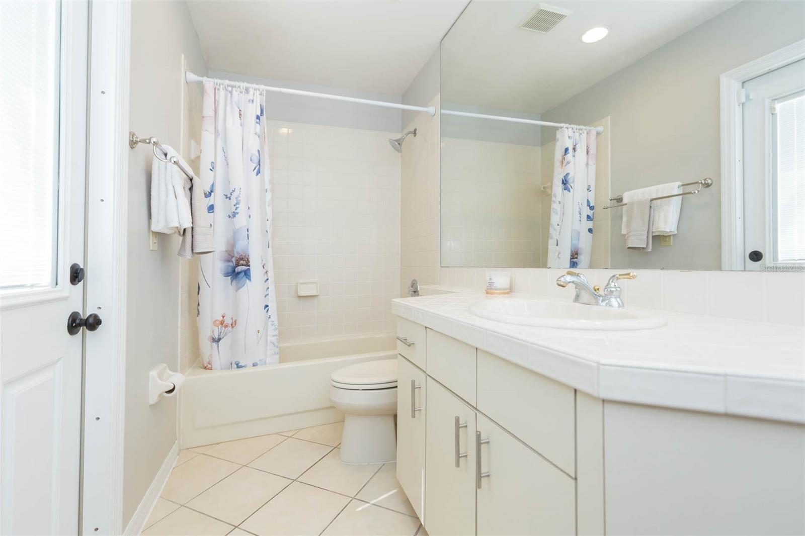 Image 40 of 50 For 16502 Windsor Park Drive