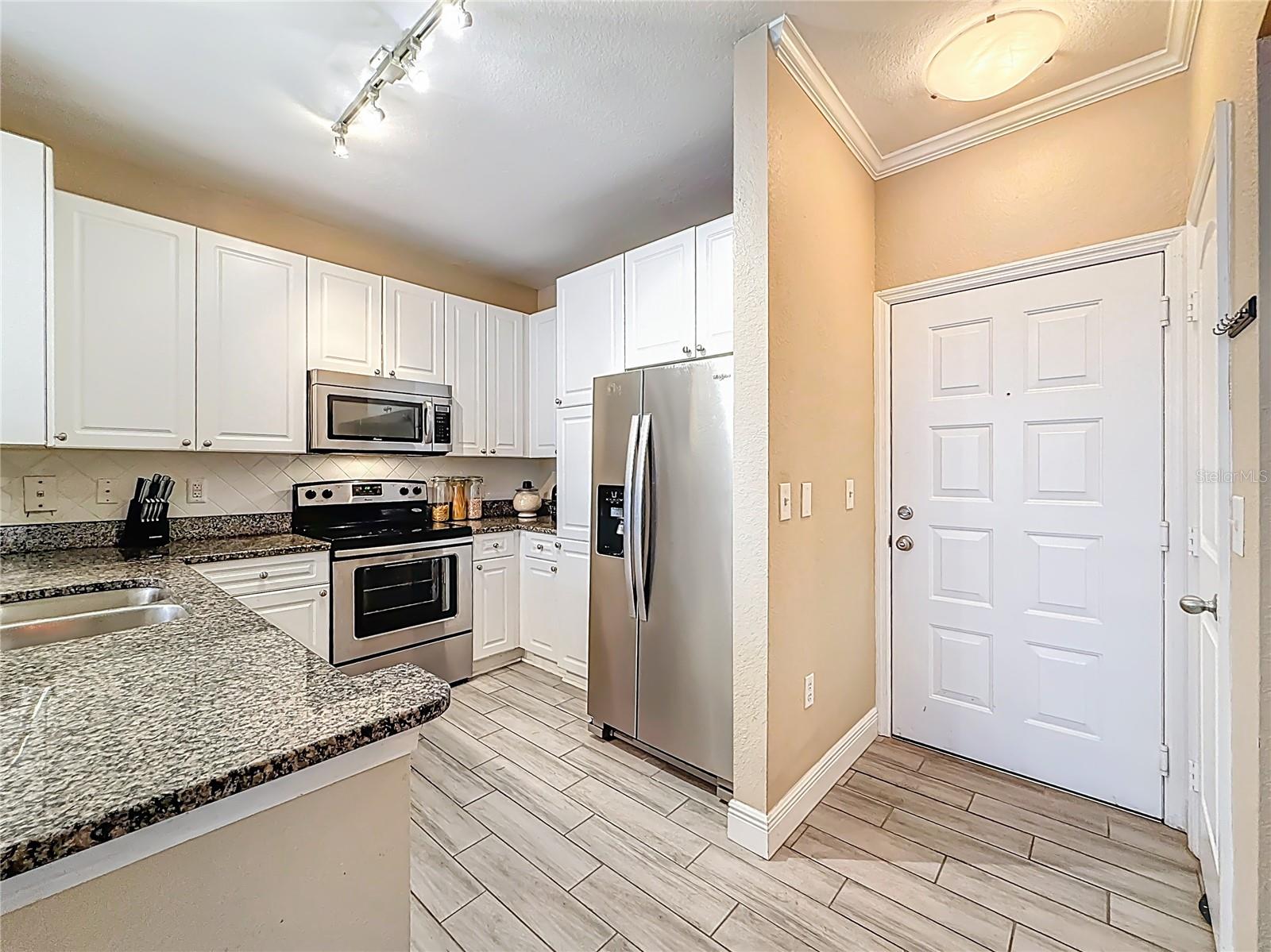 Image 13 of 37 For 4221 Spruce Street 2218