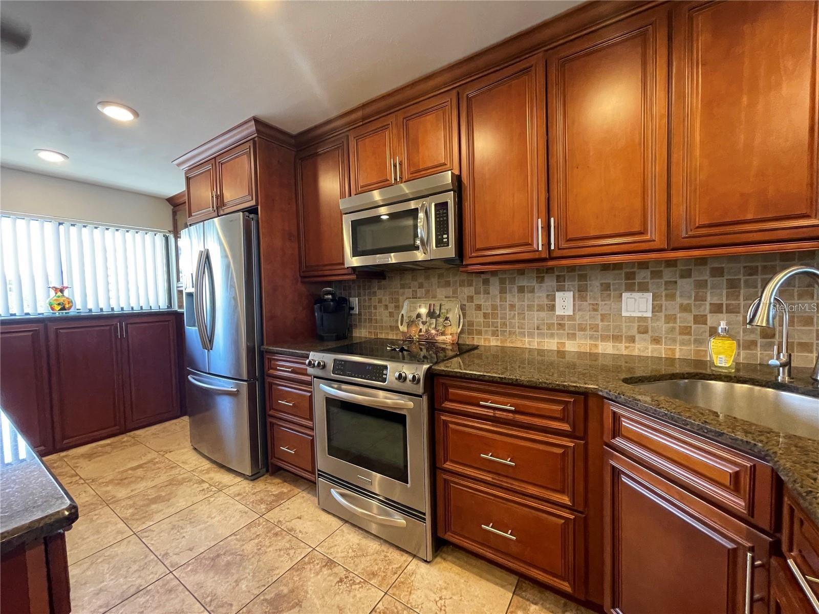 Image 5 of 43 For 7150 Sunset Way 203