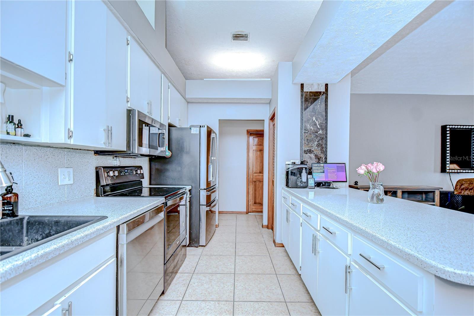 Image 10 of 39 For 4211 Elba Place