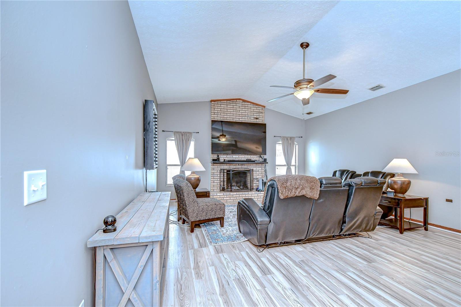 Image 12 of 39 For 4211 Elba Place