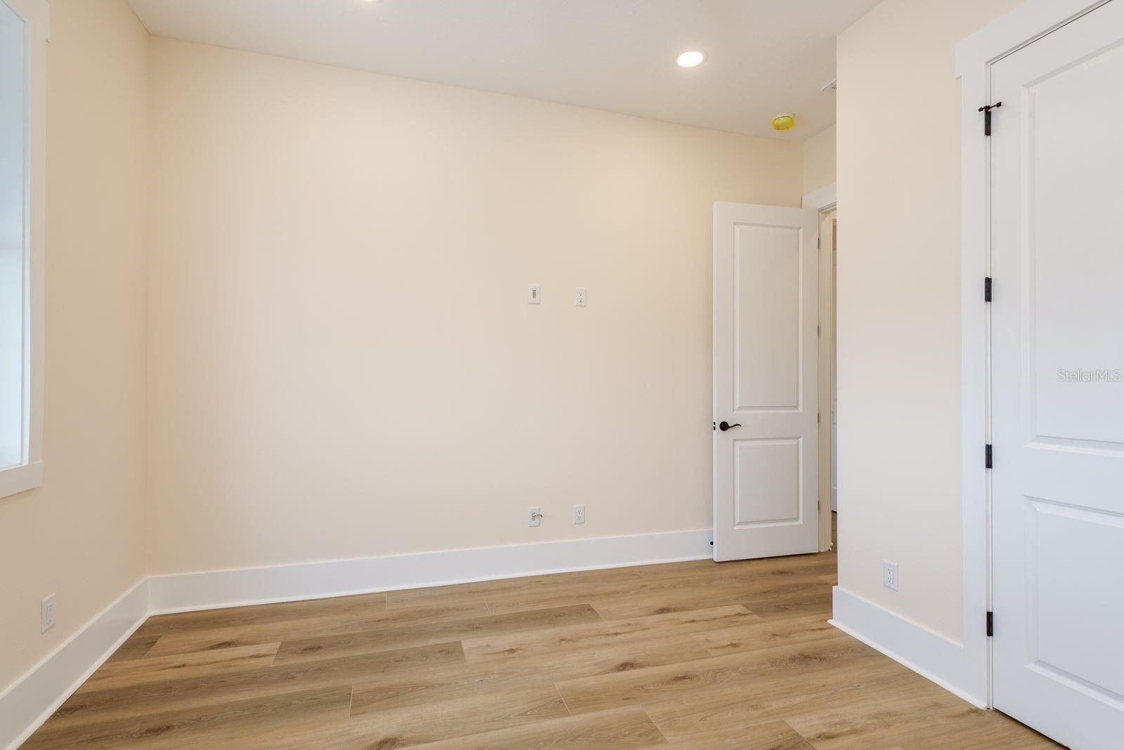Image 31 of 44 For 1413 Bayshore Boulevard 11