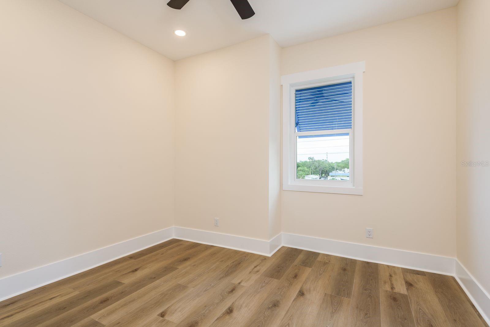 Image 32 of 44 For 1413 Bayshore Boulevard 11