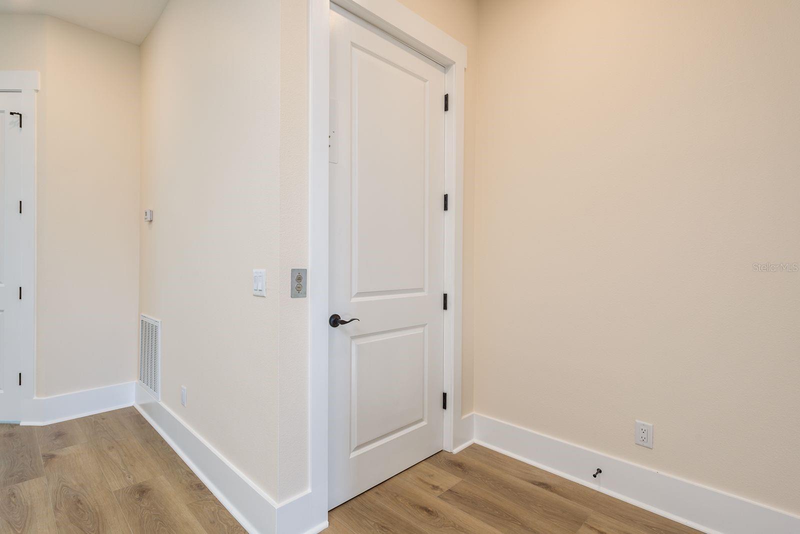 Image 34 of 44 For 1413 Bayshore Boulevard 11