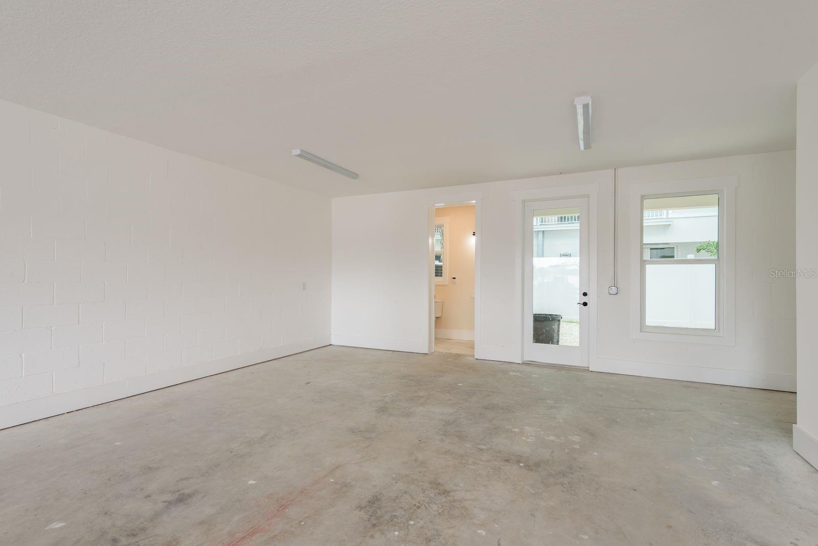 Image 39 of 44 For 1413 Bayshore Boulevard 11
