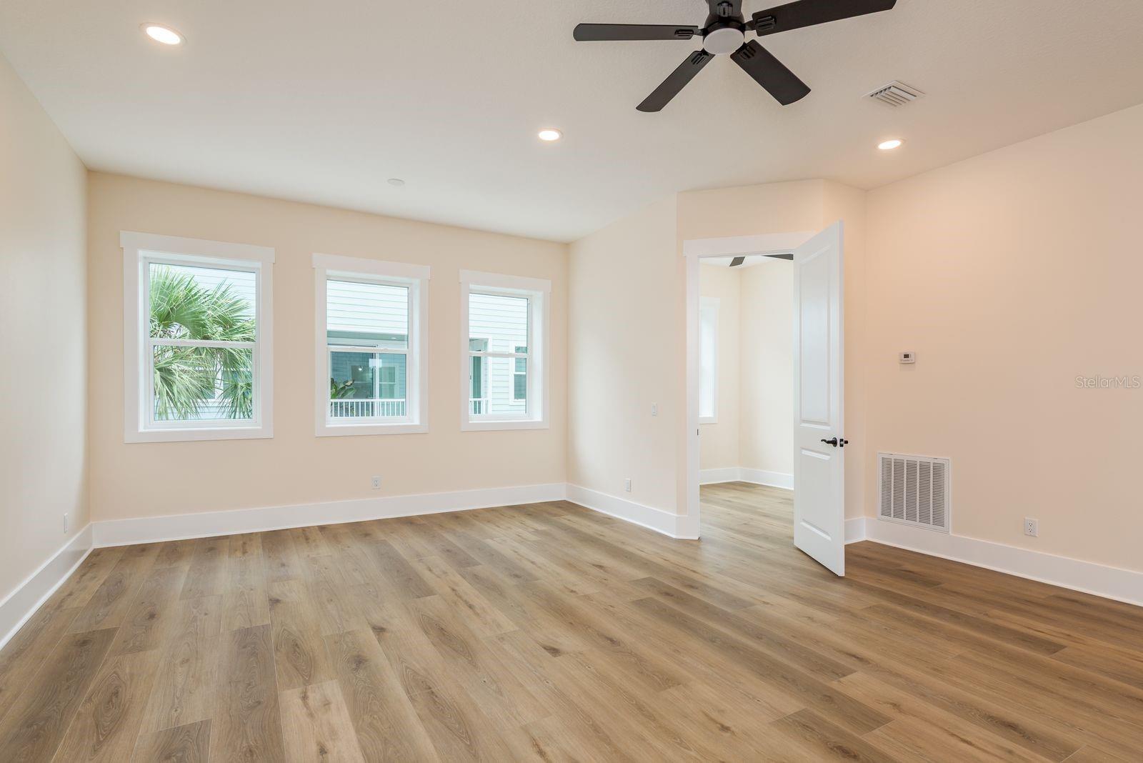 Image 5 of 44 For 1413 Bayshore Boulevard 11
