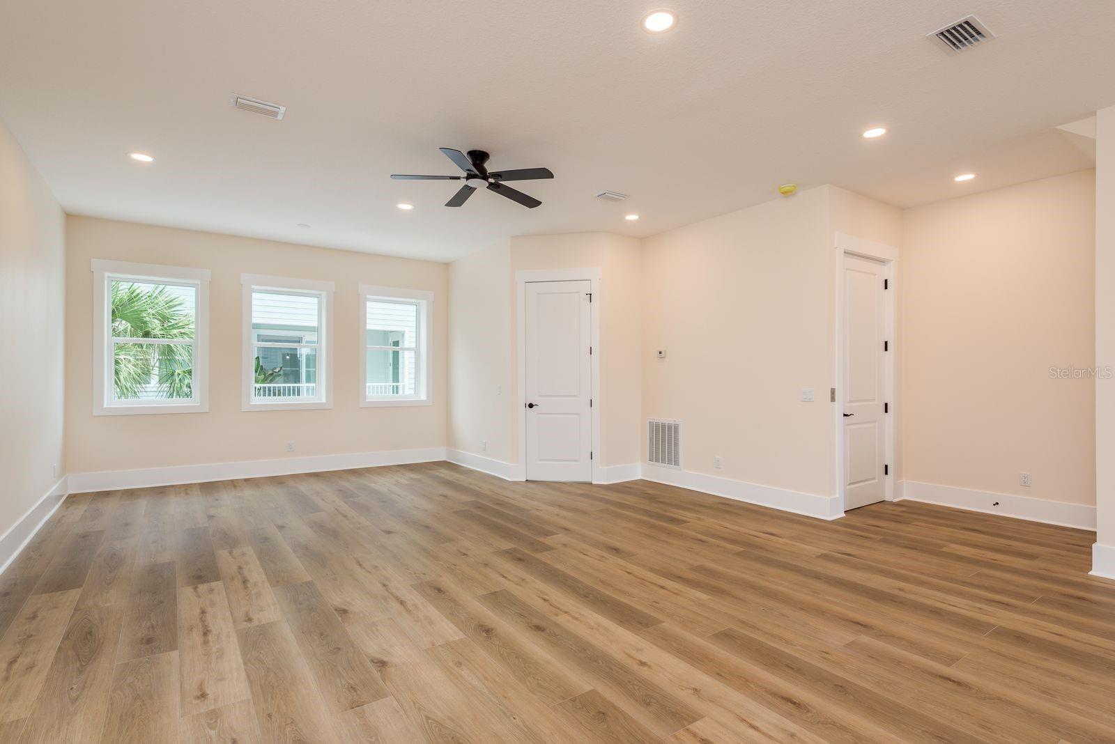 Image 6 of 44 For 1413 Bayshore Boulevard 11