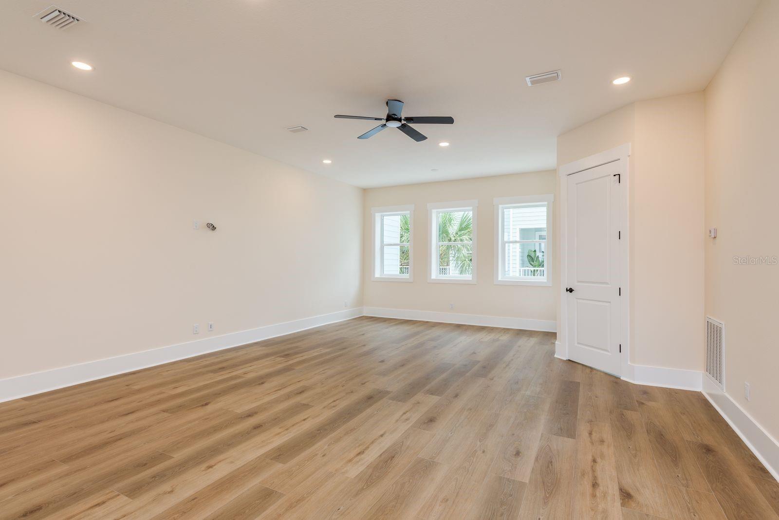 Image 9 of 44 For 1413 Bayshore Boulevard 11