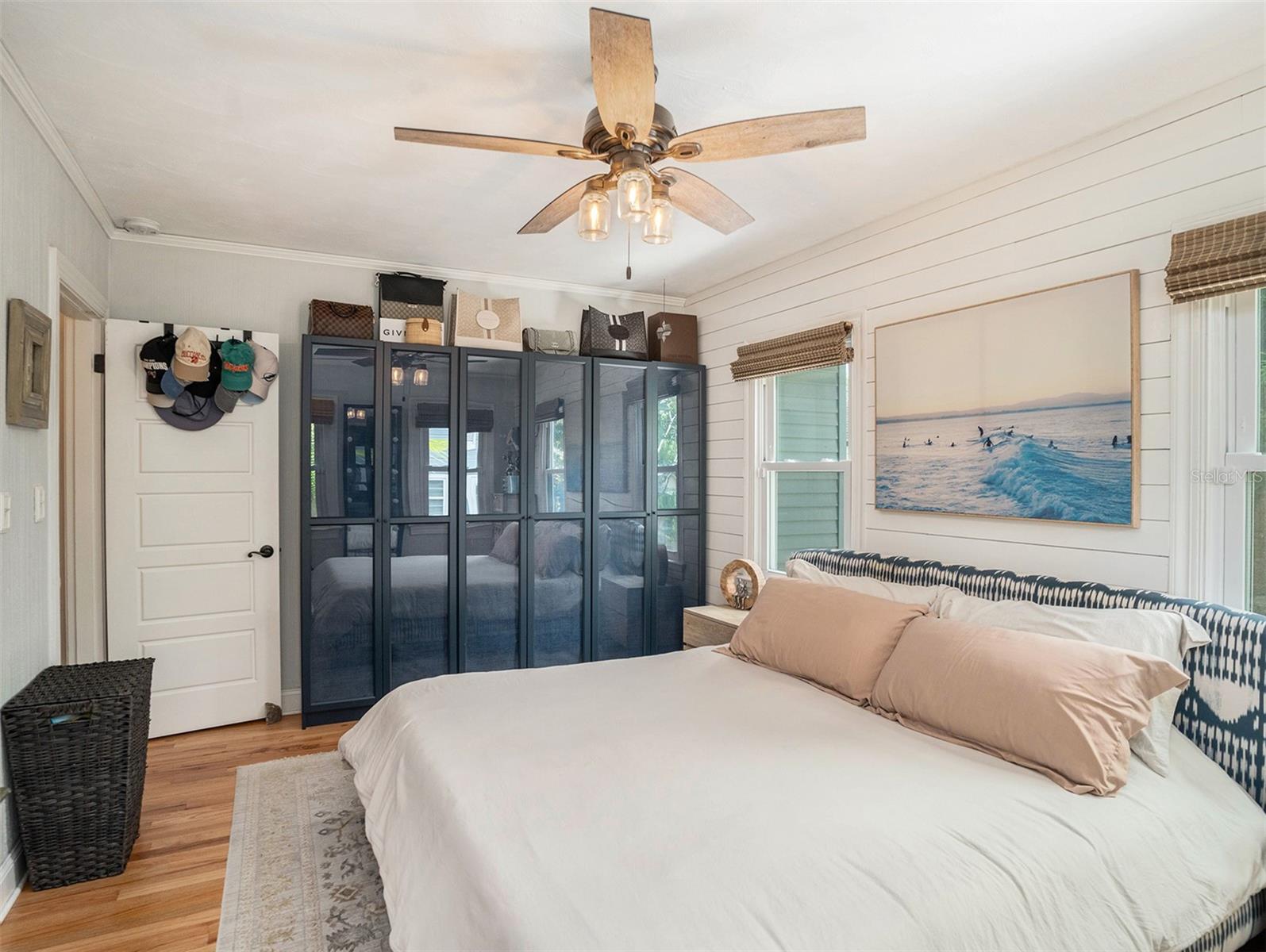 Image 14 of 38 For 1024 Henry Avenue 1