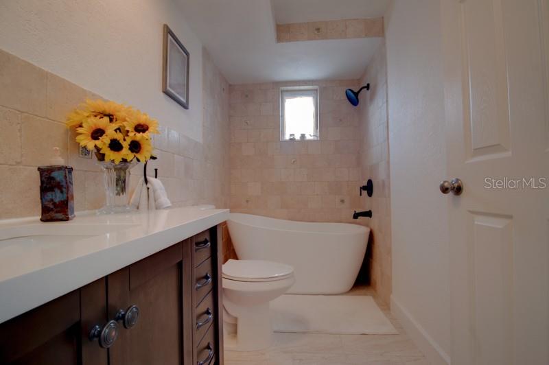 Image 15 of 39 For 9917 San Sierra Way