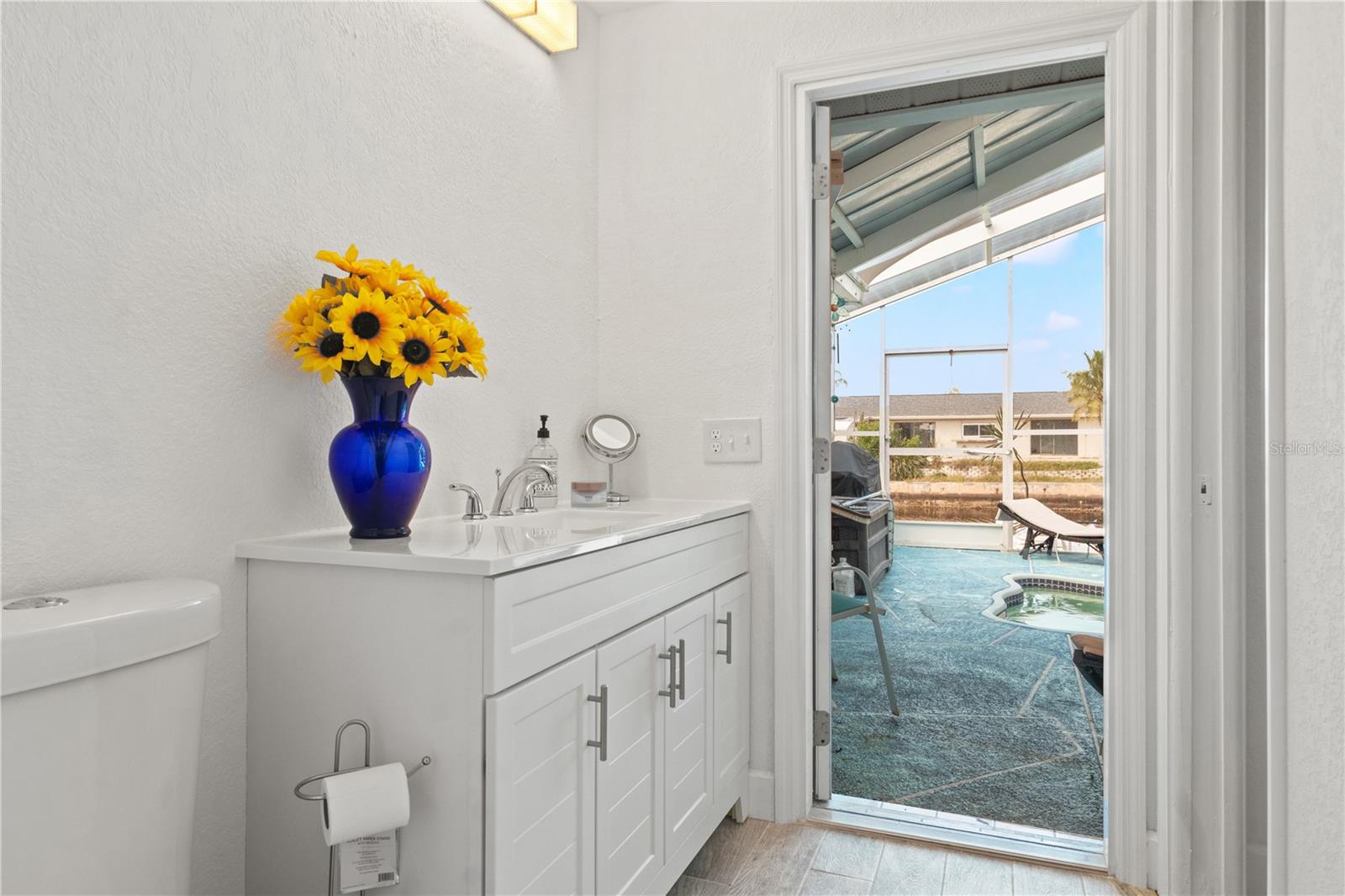 Image 21 of 39 For 9917 San Sierra Way