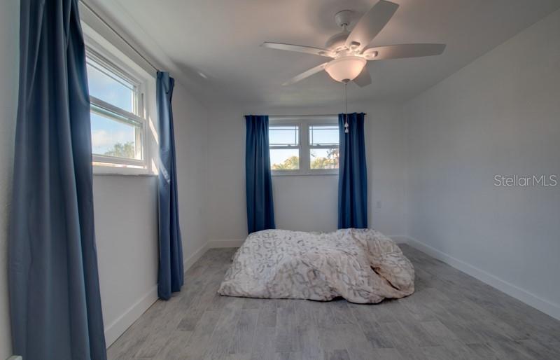 Image 24 of 39 For 9917 San Sierra Way