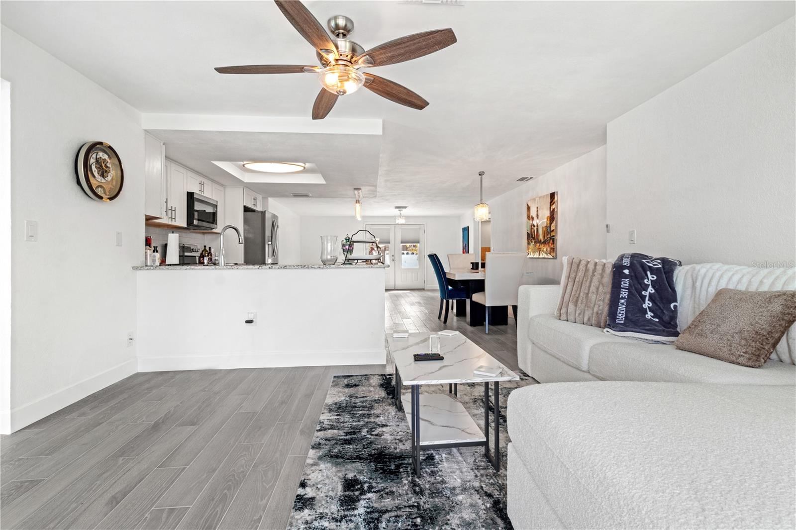 Image 8 of 39 For 9917 San Sierra Way